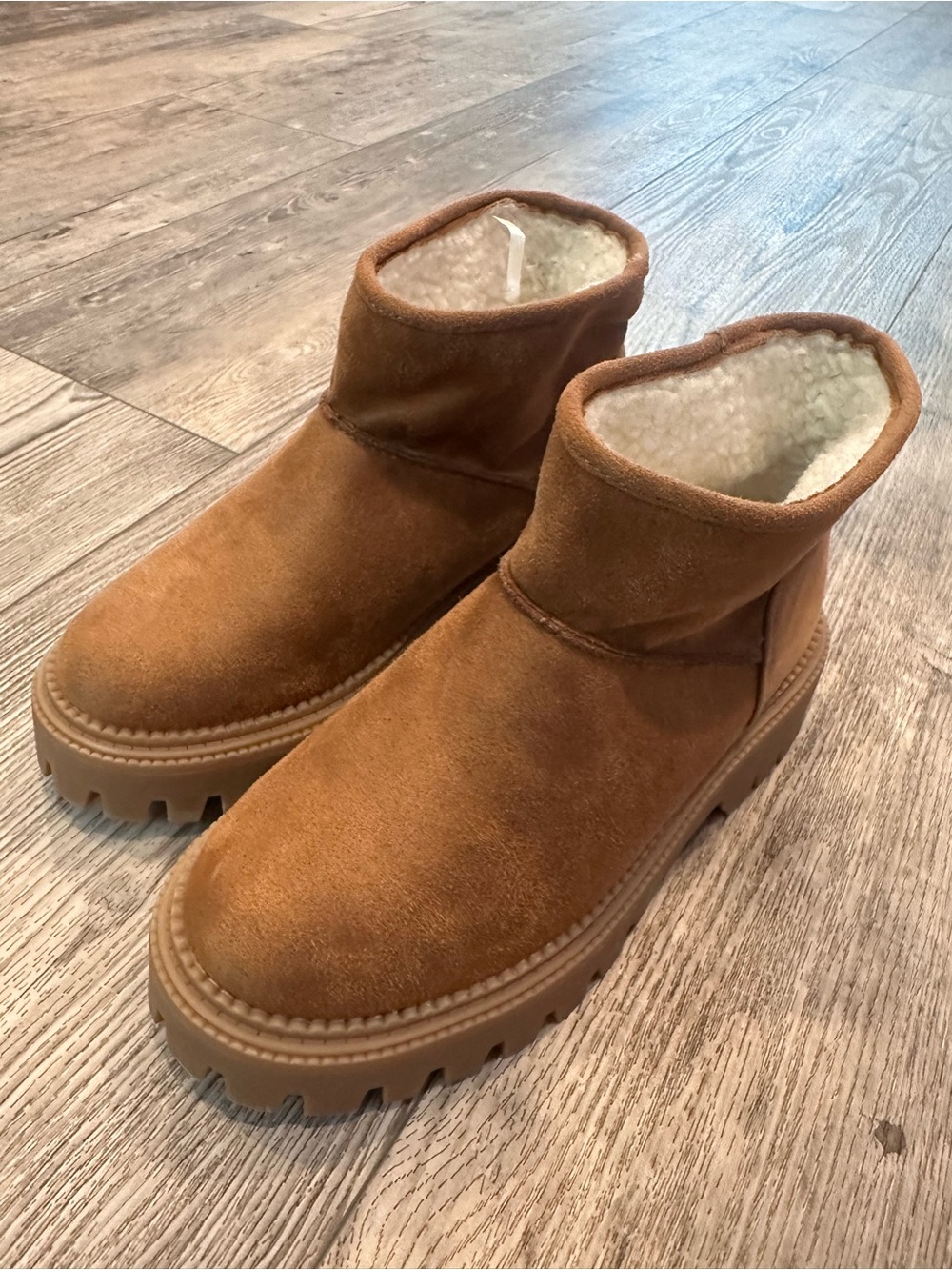 Dolce Vita Kids Tan Suede-Look Sherpa-Lined Booties